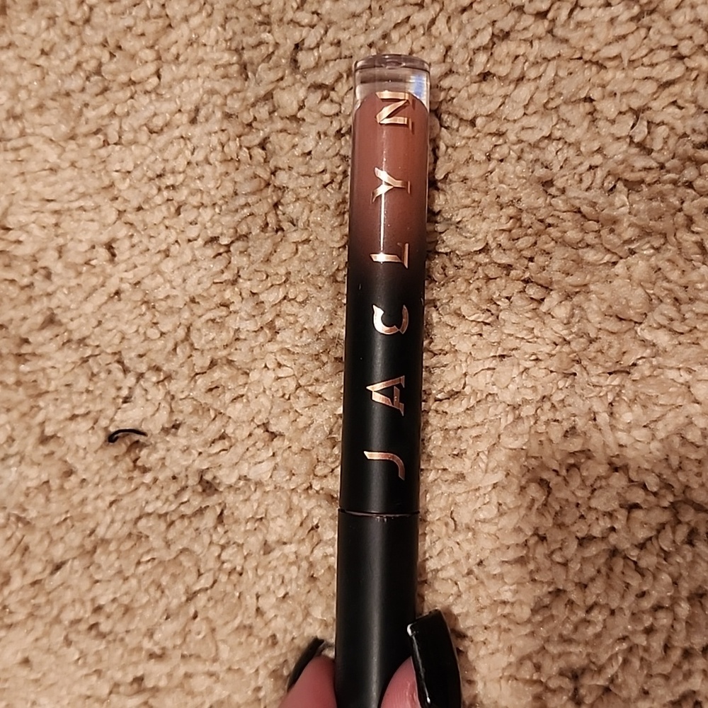 Liquid lipstick